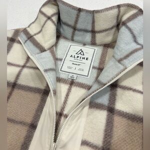 Women’s M Plaid Pullover